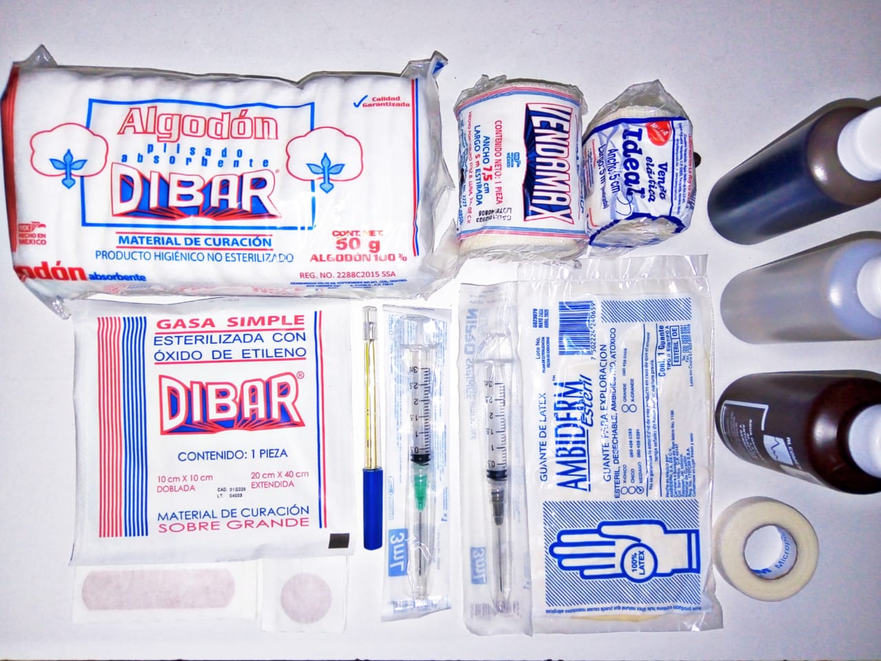 BOTIQUÍN PRIMEROS AUXILIOS